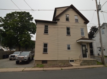 25 Sherman St, Peabody, Massachusetts, 3 Bedrooms Bedrooms, 7 Rooms Rooms,2 BathroomsBathrooms,Residential Lease,For Rent,Sherman St,73549979