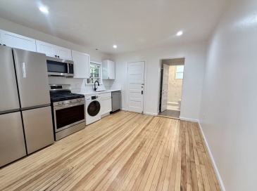 5 Stoneland Rd, Worcester, Massachusetts, 2 Bedrooms Bedrooms, 4 Rooms Rooms,1 BathroomBathrooms,Residential Lease,For Rent,Stoneland Rd,73549985