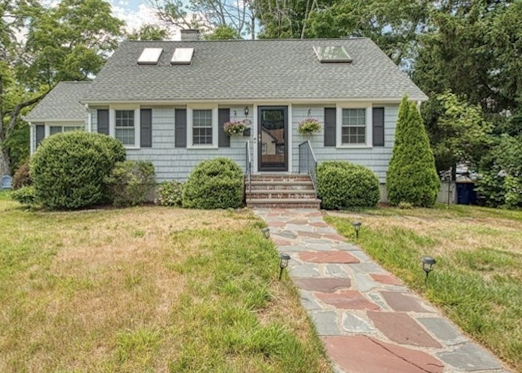 58 Summit Ave, Sharon, Massachusetts, 4 Bedrooms Bedrooms, 9 Rooms Rooms,2 BathroomsBathrooms,Residential,For Sale,Summit Ave,73549501