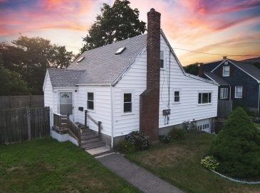 22 Windsor Rd, Beverly, Massachusetts, 4 Bedrooms Bedrooms, 6 Rooms Rooms,1 BathroomBathrooms,Residential,For Sale,Windsor Rd,73549990 22 Windsor Rd, Beverly, Massachusetts, 4 Bedrooms Bedrooms, 6 Rooms Rooms,1 BathroomBathrooms,Residential,For Sale,Windsor Rd,73549990