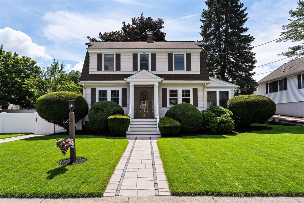 12 Sunset Rd, Stoneham, Massachusetts, 3 Bedrooms Bedrooms, 6 Rooms Rooms,1.5 BathroomsBathrooms,Residential,For Sale,Sunset Rd,73549994