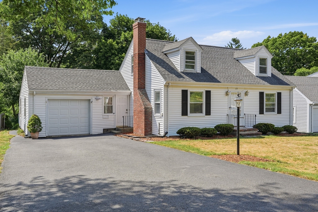 179 Liberty, Braintree, Massachusetts, 3 Bedrooms Bedrooms, 7 Rooms Rooms,2 BathroomsBathrooms,Residential,For Sale,Liberty,73549561