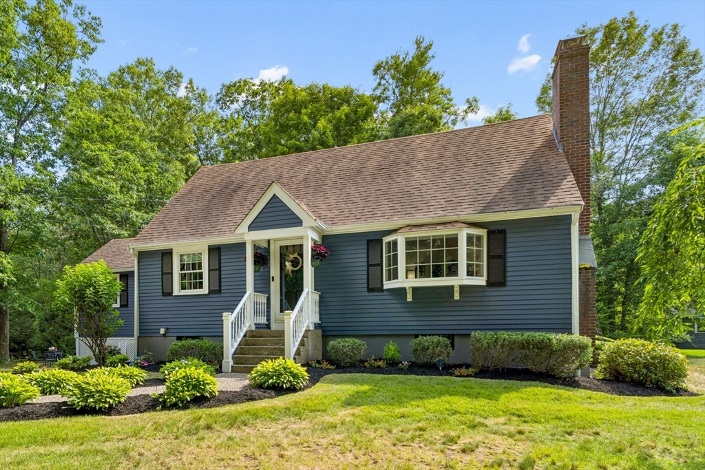 41 Rocky Ln, Medfield, Massachusetts, 3 Bedrooms Bedrooms, 8 Rooms Rooms,2 BathroomsBathrooms,Residential,For Sale,Rocky Ln,73550006