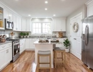 579 Summit St, Fall River, Massachusetts, 3 Bedrooms Bedrooms, 5 Rooms Rooms,2.5 BathroomsBathrooms,Residential,For Sale,Summit St,73550024