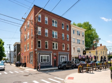 149 Derby St, Salem, Massachusetts, 1 Bedroom Bedrooms, 4 Rooms Rooms,1 BathroomBathrooms,Residential,For Sale,Derby St,73550029 149 Derby St, Salem, Massachusetts, 1 Bedroom Bedrooms, 4 Rooms Rooms,1 BathroomBathrooms,Residential,For Sale,Derby St,73550029