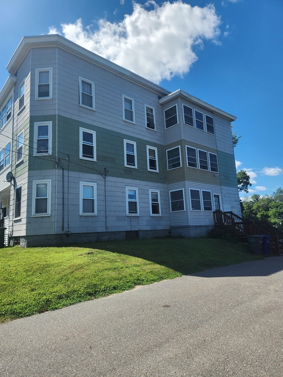 15-19 Elm Street, Leominster, Massachusetts, 6 Bedrooms Bedrooms, 18 Rooms Rooms,3 BathroomsBathrooms,Residential Income,For Sale,Elm Street,73550063