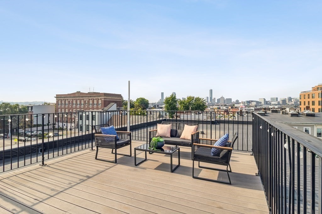 330 Dorchester Street, Boston, Massachusetts, 1 Bedroom Bedrooms, 3 Rooms Rooms,1.5 BathroomsBathrooms,Residential Lease,For Rent,Dorchester Street,73550071