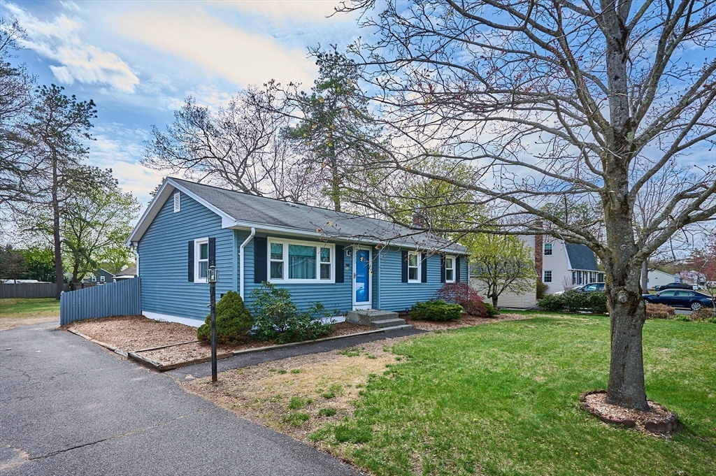 50 Phelps St, Easthampton, Massachusetts, 3 Bedrooms Bedrooms, 5 Rooms Rooms,1 BathroomBathrooms,Residential,For Sale,Phelps St,73506460