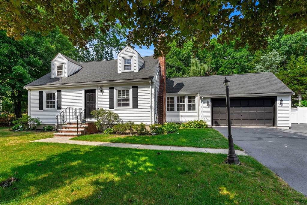 281 Lowell Street, Lexington, Massachusetts, 4 Bedrooms Bedrooms, 9 Rooms Rooms,2 BathroomsBathrooms,Residential,For Sale,Lowell Street,73550084