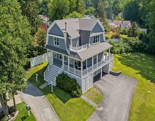 5 Crest Rd, Wayland, Massachusetts, 2 Bedrooms Bedrooms, 5 Rooms Rooms,2.5 BathroomsBathrooms,Residential,For Sale,Crest Rd,73549831