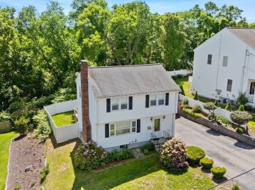 127 Westgate Road, Waltham, Massachusetts, 3 Bedrooms Bedrooms, 7 Rooms Rooms,1.5 BathroomsBathrooms,Residential,For Sale,Westgate Road,73549885 127 Westgate Road, Waltham, Massachusetts, 3 Bedrooms Bedrooms, 7 Rooms Rooms,1.5 BathroomsBathrooms,Residential,For Sale,Westgate Road,73549885