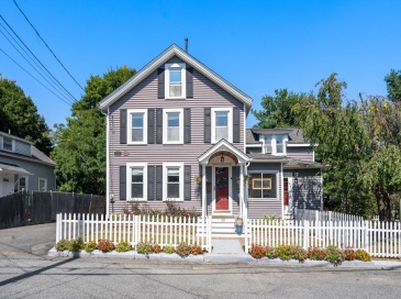 20 Curve St, Framingham, Massachusetts, 4 Bedrooms Bedrooms, 9 Rooms Rooms,2 BathroomsBathrooms,Residential,For Sale,Curve St,73549856