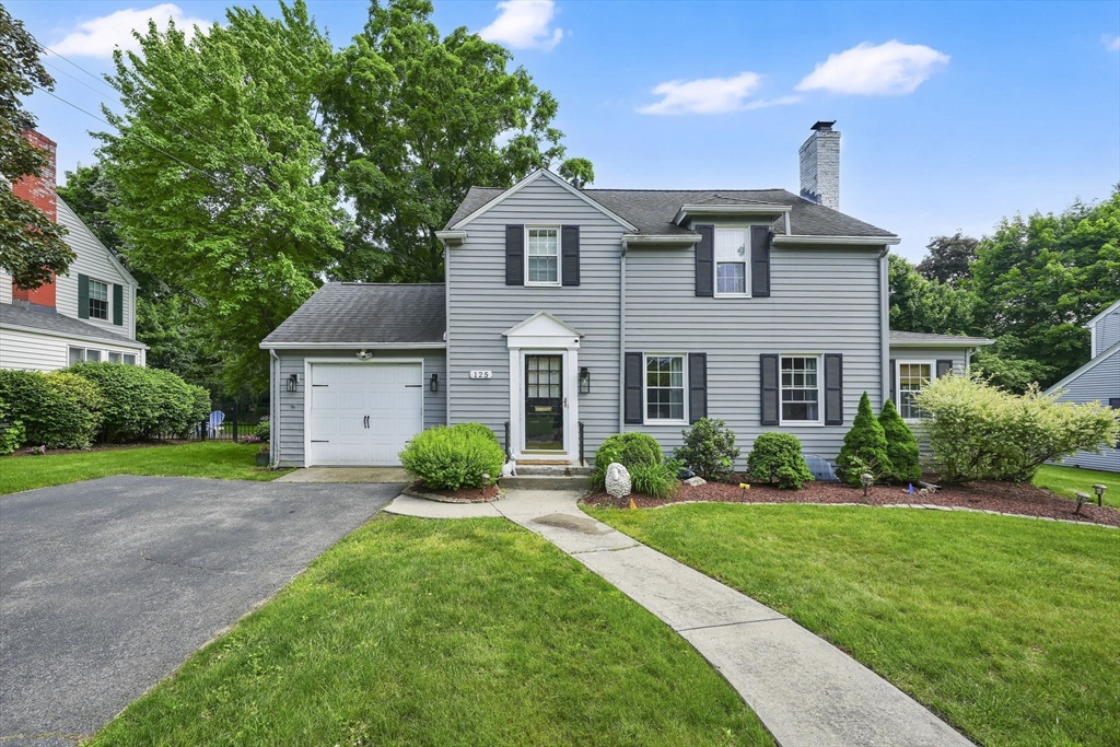 125 Field Rd, Longmeadow, Massachusetts, 3 Bedrooms Bedrooms, 8 Rooms Rooms,1.5 BathroomsBathrooms,Residential,For Sale,Field Rd,73520796