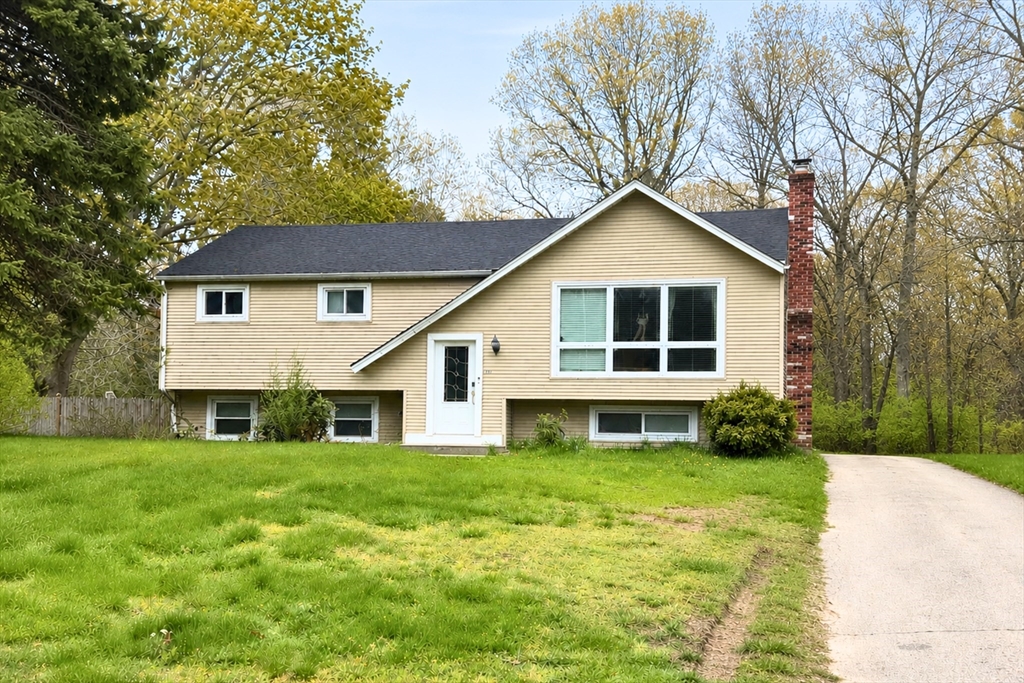 30 Fresh Pond Cir, Plymouth, Massachusetts, 3 Bedrooms Bedrooms, 6 Rooms Rooms,1.5 BathroomsBathrooms,Residential,For Sale,Fresh Pond Cir,73520388