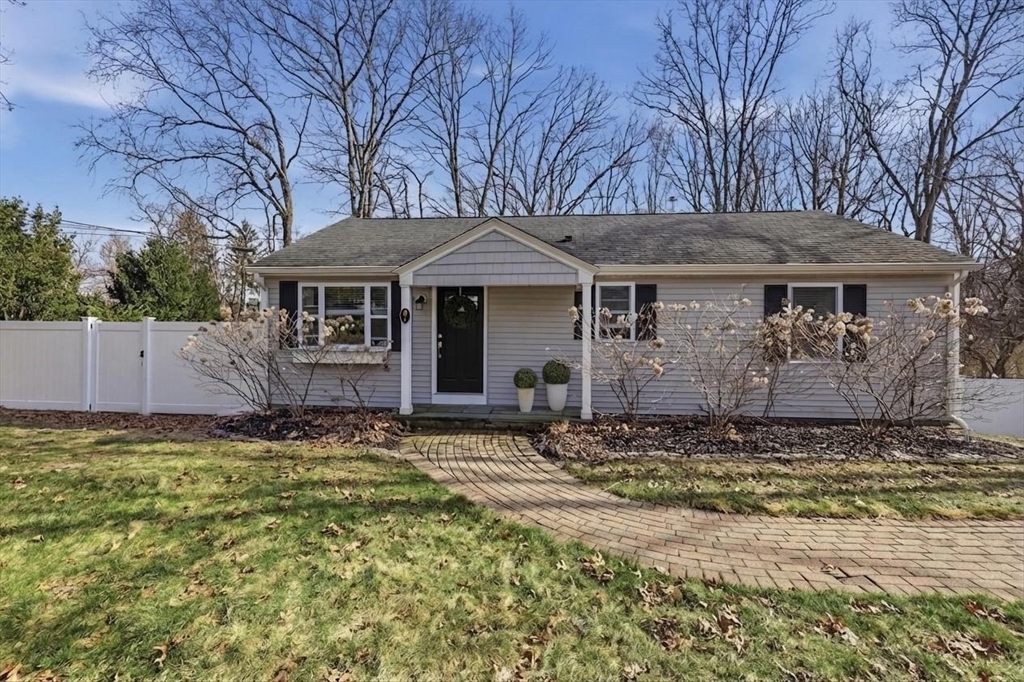 7 Maplewood Road, Shrewsbury, Massachusetts, 3 Bedrooms Bedrooms, 6 Rooms Rooms,1 BathroomBathrooms,Residential,For Sale,Maplewood Road,73508978