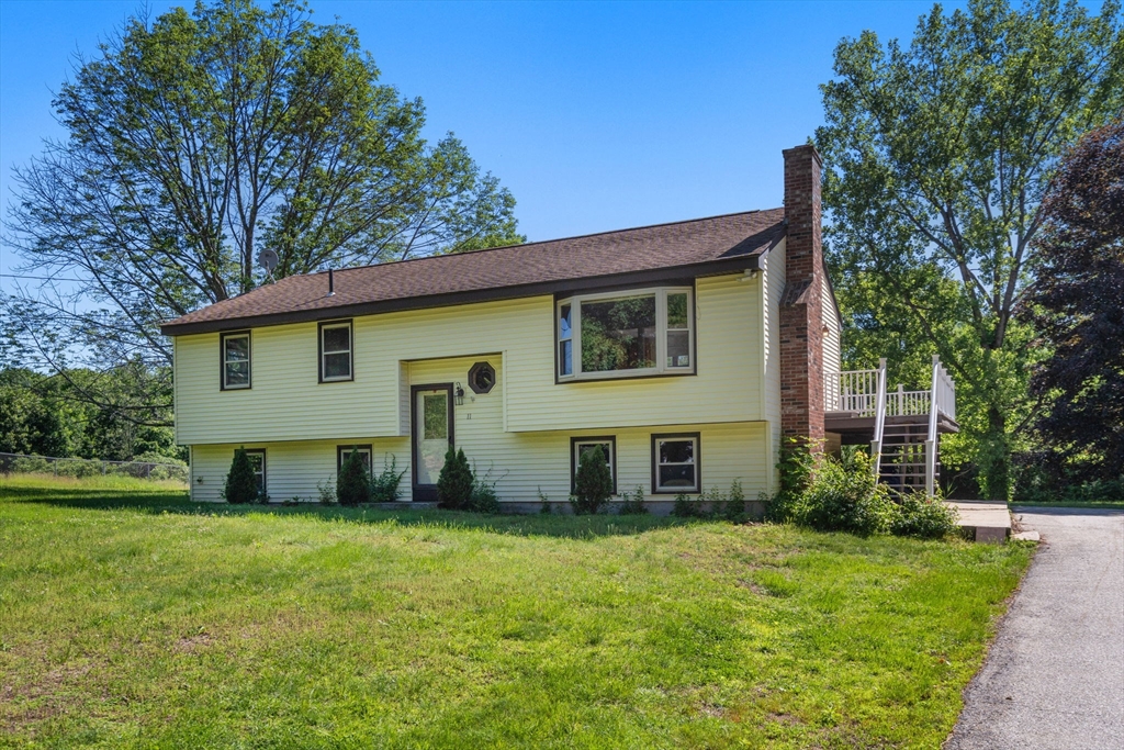 11 Ashworth Dr, Oxford, Massachusetts, 3 Bedrooms Bedrooms, 5 Rooms Rooms,1 BathroomBathrooms,Residential,For Sale,Ashworth Dr,73533031