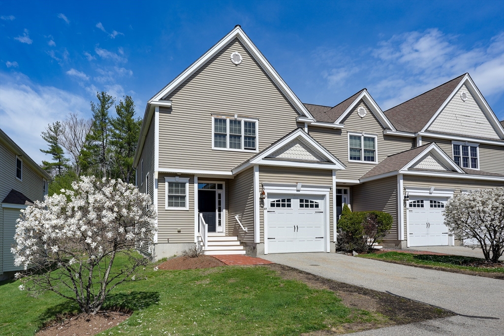 27 Autumn Ln, Northborough, Massachusetts, 2 Bedrooms Bedrooms, 5 Rooms Rooms,2.5 BathroomsBathrooms,Residential,For Sale,Autumn Ln,73499552