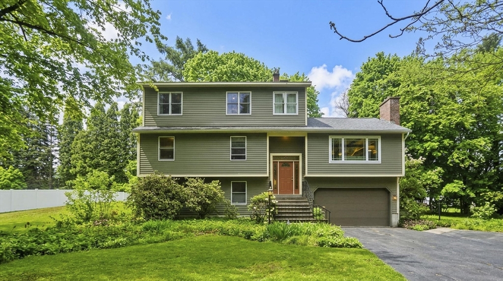 44 Westhampton Road, Northampton, Massachusetts, 5 Bedrooms Bedrooms, 10 Rooms Rooms,3.5 BathroomsBathrooms,Residential,For Sale,Westhampton Road,73520991