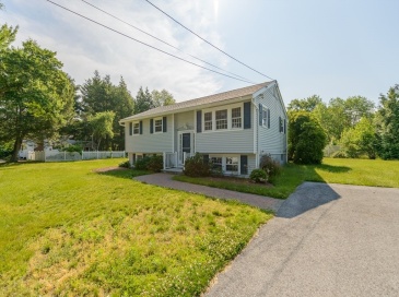 392 Acton Rd, Chelmsford, Massachusetts, 3 Bedrooms Bedrooms, 6 Rooms Rooms,1 BathroomBathrooms,Residential,For Sale,Acton Rd,73537279