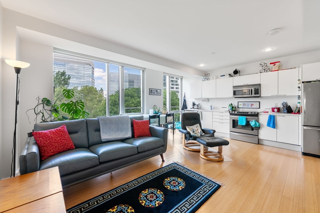 2 Earhart St, Cambridge, Massachusetts, 1 Bedroom Bedrooms, 3 Rooms Rooms,1 BathroomBathrooms,Residential Lease,For Rent,Earhart St,73540195