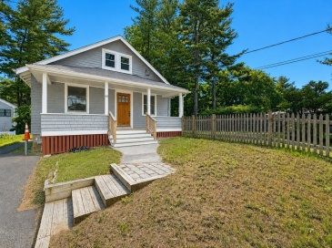 63 Pierrepont Rd, Newton, Massachusetts, 2 Bedrooms Bedrooms, 4 Rooms Rooms,1 BathroomBathrooms,Residential Lease,For Rent,Pierrepont Rd,73531514