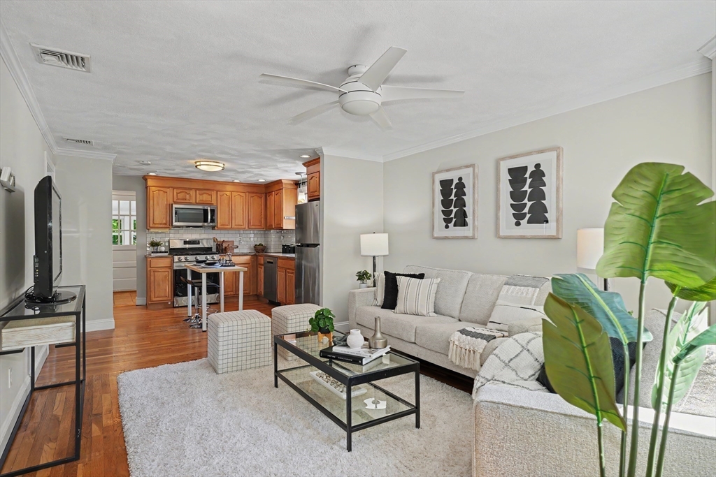13 Walnut St, Belmont, Massachusetts, 3 Bedrooms Bedrooms, 6 Rooms Rooms,2 BathroomsBathrooms,Residential,For Sale,Walnut St,73524998