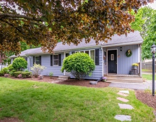 118 Bruce Rd, Walpole, Massachusetts, 4 Bedrooms Bedrooms, 7 Rooms Rooms,1 BathroomBathrooms,Residential,For Sale,Bruce Rd,73524046