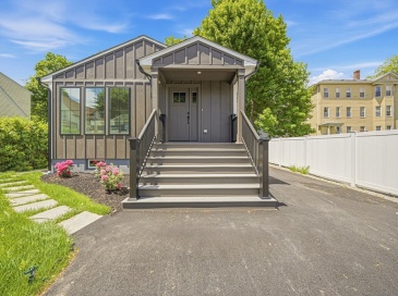 10 Ashwood Street, Worcester, Massachusetts, 4 Bedrooms Bedrooms, 7 Rooms Rooms,2 BathroomsBathrooms,Residential,For Sale,Ashwood Street,73521409