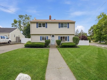 31 Herrick Rd, Peabody, Massachusetts, 4 Bedrooms Bedrooms, 8 Rooms Rooms,2 BathroomsBathrooms,Residential,For Sale,Herrick Rd,73537704
