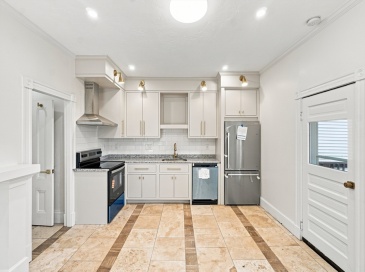 229 Saratoga St, Boston, Massachusetts, 2 Bedrooms Bedrooms, 5 Rooms Rooms,1 BathroomBathrooms,Residential Lease,For Rent,Saratoga St,73548173
