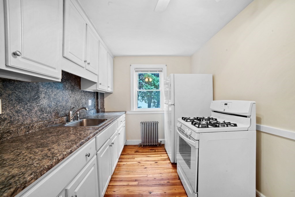 431 Adams Street, Quincy, Massachusetts, 1 Bedroom Bedrooms, 3 Rooms Rooms,1 BathroomBathrooms,Residential Lease,For Rent,Adams Street,73521653