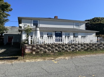 22 Grove St, Wareham, Massachusetts, 2 Bedrooms Bedrooms, 4 Rooms Rooms,1 BathroomBathrooms,Residential Lease,For Rent,Grove St,73531969 22 Grove St, Wareham, Massachusetts, 2 Bedrooms Bedrooms, 4 Rooms Rooms,1 BathroomBathrooms,Residential Lease,For Rent,Grove St,73531969