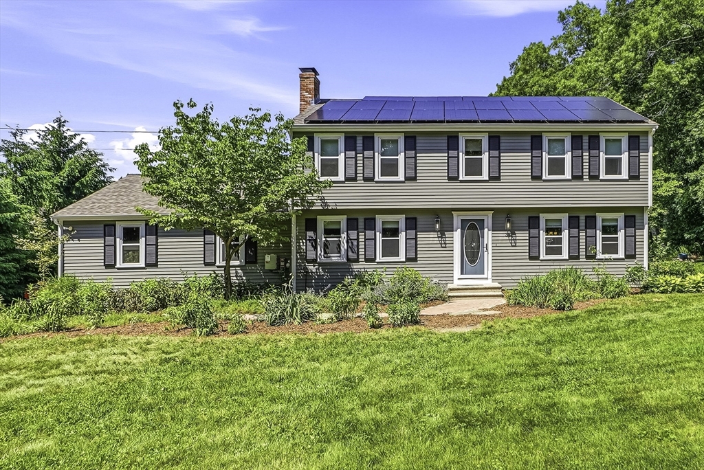 35 Chestnut St, Bellingham, Massachusetts, 4 Bedrooms Bedrooms, 8 Rooms Rooms,2.5 BathroomsBathrooms,Residential,For Sale,Chestnut St,73537034