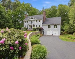 2 Lyn Path, Hopkinton, Massachusetts, 4 Bedrooms Bedrooms, 11 Rooms Rooms,2.5 BathroomsBathrooms,Residential,For Sale,Lyn Path,73527204