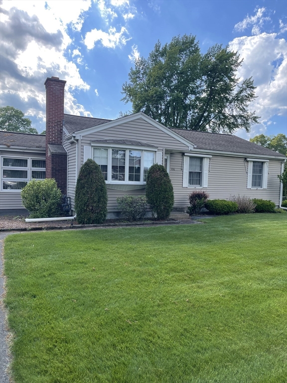 106 Deslauriers St, Chicopee, Massachusetts, 3 Bedrooms Bedrooms, 5 Rooms Rooms,1 BathroomBathrooms,Residential,For Sale,Deslauriers St,73525001
