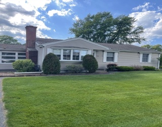 106 Deslauriers St, Chicopee, Massachusetts, 3 Bedrooms Bedrooms, 5 Rooms Rooms,1 BathroomBathrooms,Residential,For Sale,Deslauriers St,73525001