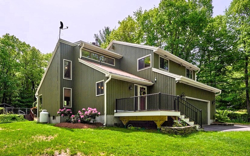 174 Cedar St, Sturbridge, Massachusetts, 4 Bedrooms Bedrooms, 8 Rooms Rooms,3 BathroomsBathrooms,Residential,For Sale,Cedar St,73524529
