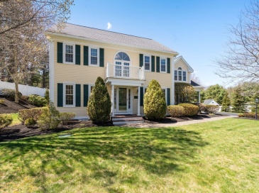 6 Berkshire St, Norfolk, Massachusetts, 4 Bedrooms Bedrooms, 10 Rooms Rooms,2.5 BathroomsBathrooms,Residential,For Sale,Berkshire St,73510673