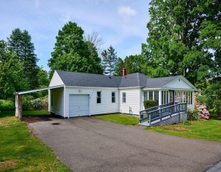 4 Petticoat Hill Rd, Williamsburg, Massachusetts, 4 Bedrooms Bedrooms, 8 Rooms Rooms,2 BathroomsBathrooms,Residential,For Sale,Petticoat Hill Rd,73524121