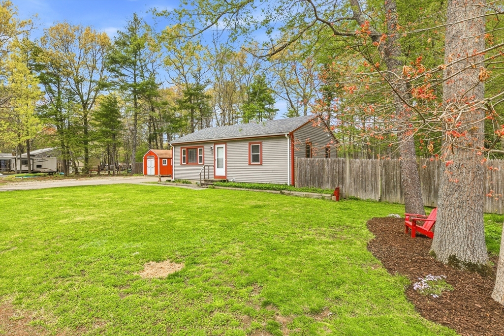 40 Rocky Gutter St, Middleboro, Massachusetts, 2 Bedrooms Bedrooms, 4 Rooms Rooms,1 BathroomBathrooms,Residential,For Sale,Rocky Gutter St,73518321