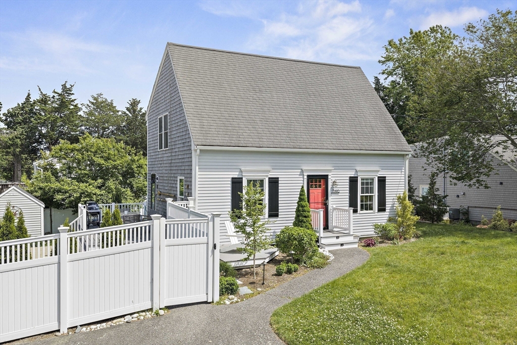 1146 Ferry St, Marshfield, Massachusetts, 2 Bedrooms Bedrooms, 6 Rooms Rooms,2 BathroomsBathrooms,Residential,For Sale,Ferry St,73532819