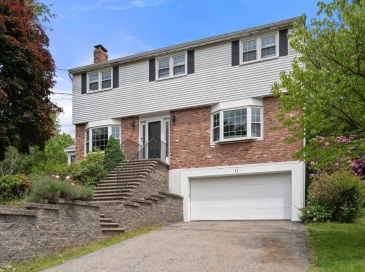 11 Foxhill Rd, Framingham, Massachusetts, 4 Bedrooms Bedrooms, 8 Rooms Rooms,2.5 BathroomsBathrooms,Residential,For Sale,Foxhill Rd,73534901