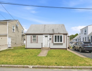 10 Jones Ave, Pawtucket, Rhode Island, 3 Bedrooms Bedrooms, 7 Rooms Rooms,1 BathroomBathrooms,Residential,For Sale,Jones Ave,73531956