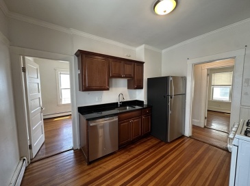 765 Broadway, Everett, Massachusetts, 2 Bedrooms Bedrooms, 5 Rooms Rooms,1 BathroomBathrooms,Residential Lease,For Rent,Broadway,73550154 765 Broadway, Everett, Massachusetts, 2 Bedrooms Bedrooms, 5 Rooms Rooms,1 BathroomBathrooms,Residential Lease,For Rent,Broadway,73550154