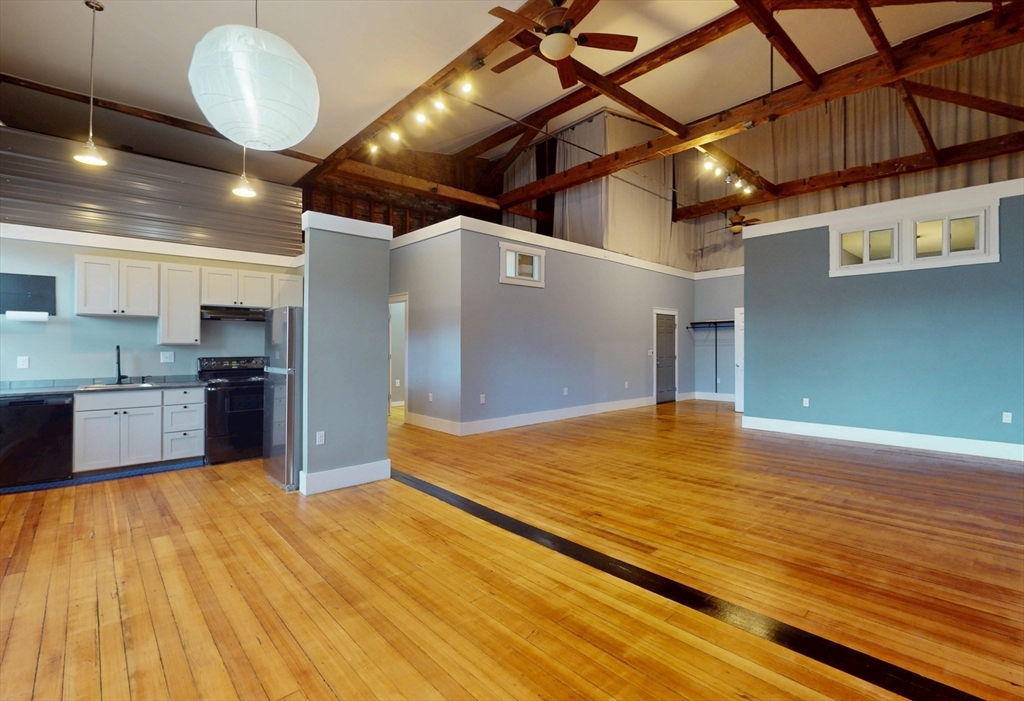 245 Main Street, Northampton, Massachusetts, 2 Bedrooms Bedrooms, 5 Rooms Rooms,1 BathroomBathrooms,Residential Lease,For Rent,Main Street,73550169