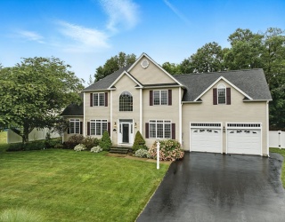 5 Peach Tree Dr, Sutton, Massachusetts, 4 Bedrooms Bedrooms, 9 Rooms Rooms,2.5 BathroomsBathrooms,Residential,For Sale,Peach Tree Dr,73550152
