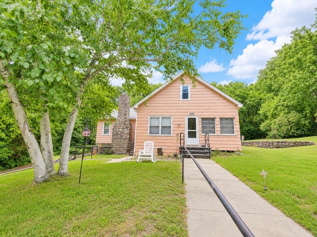 1439 S Main St, Athol, Massachusetts, 2 Bedrooms Bedrooms, 5 Rooms Rooms,1 BathroomBathrooms,Residential,For Sale,S Main St,73550215