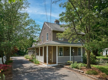 236 N. Maple St., Northampton, Massachusetts, 2 Bedrooms Bedrooms, 7 Rooms Rooms,2.5 BathroomsBathrooms,Residential,For Sale,N. Maple St.,73550224