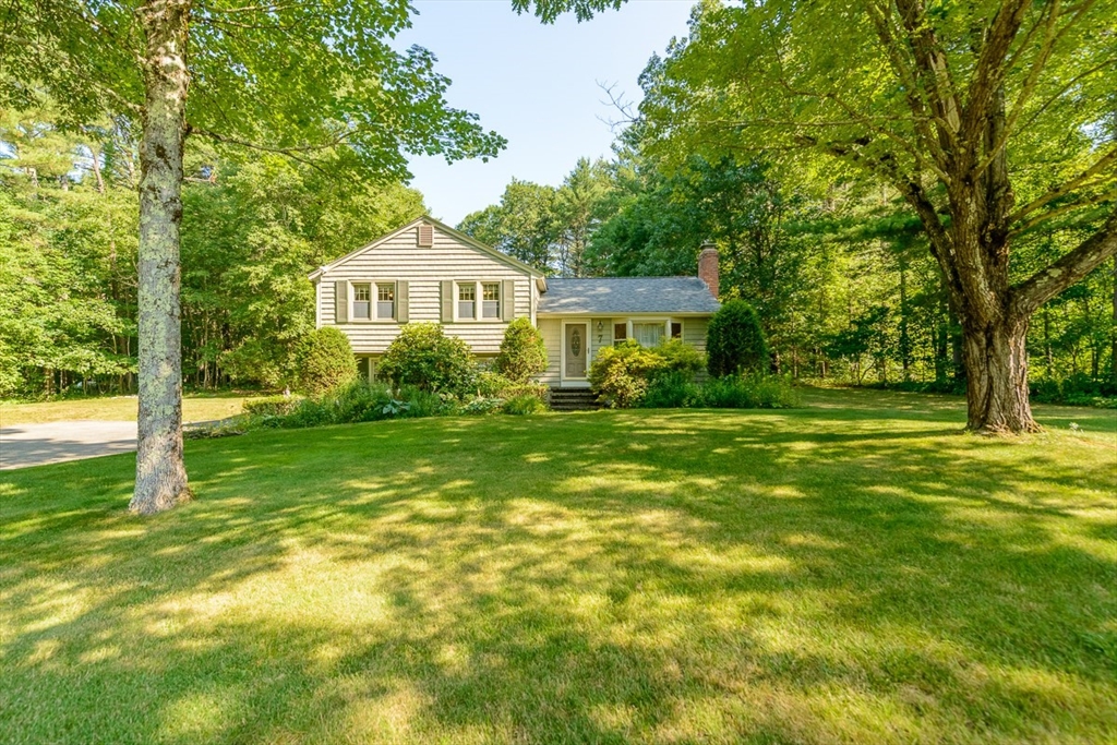 7 Joan St, Pepperell, Massachusetts, 3 Bedrooms Bedrooms, 5 Rooms Rooms,1.5 BathroomsBathrooms,Residential,For Sale,Joan St,73550226
