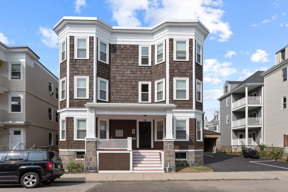 68 Saxton Street, Boston, Massachusetts, 3 Bedrooms Bedrooms, 6 Rooms Rooms,2 BathroomsBathrooms,Residential Lease,For Rent,Saxton Street,73550266